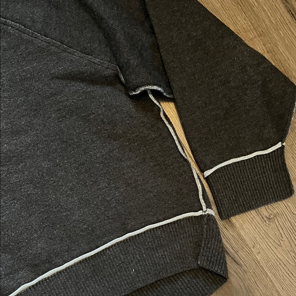 Pilcro The Oaklyn Cozy Crew-Neck Sweatshirt In Dark Grey - Picture 6 of 6